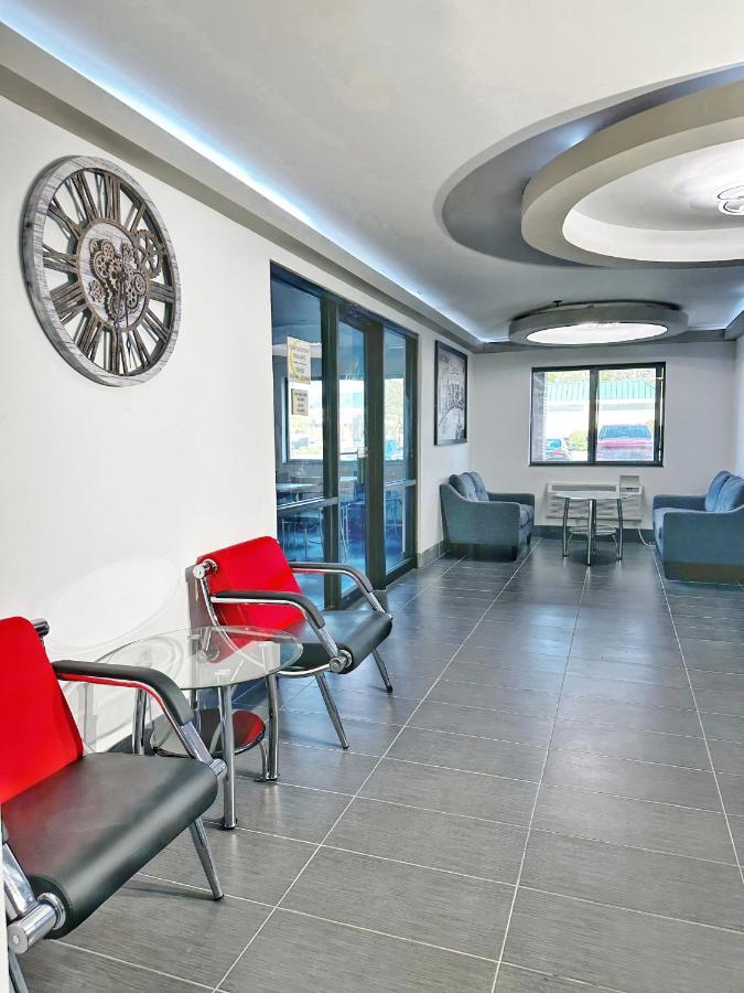 Super 8 By Wyndham Peoria Exterior foto