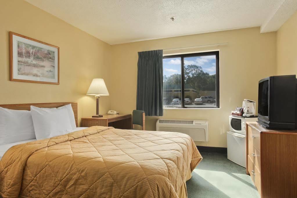 Super 8 By Wyndham Peoria Exterior foto