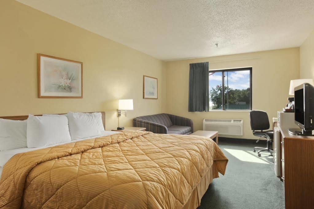 Super 8 By Wyndham Peoria Exterior foto
